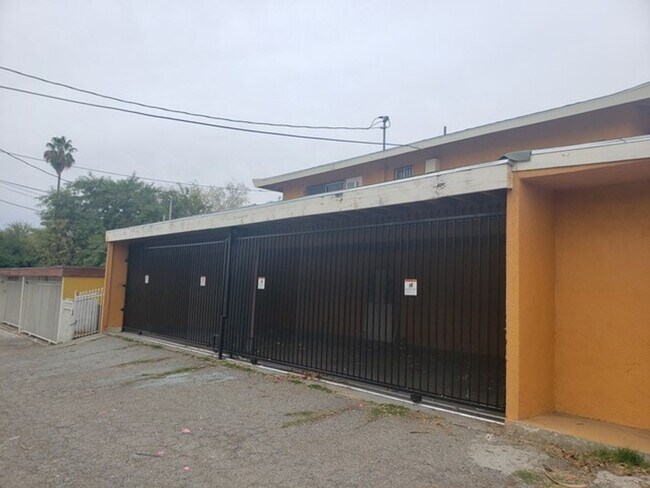 Building Photo - 3539 21st St