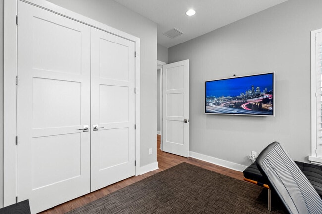 Building Photo - 13109 Alton Rd