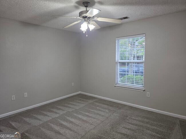 Building Photo - 5022 Winfield Dr