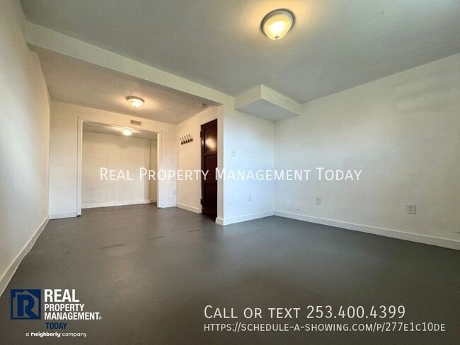 Building Photo - 2344 N Winnifred St