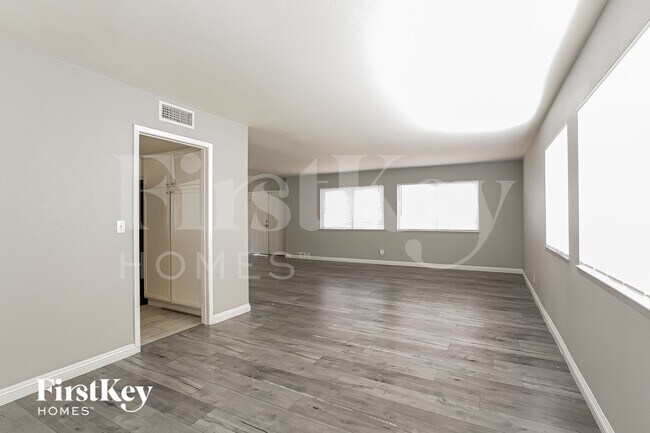 Building Photo - 3763 E Hacienda Ave