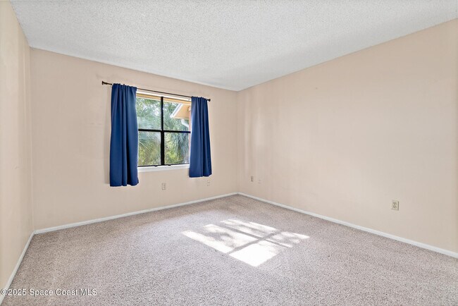 Building Photo - 225 S Tropical Trail