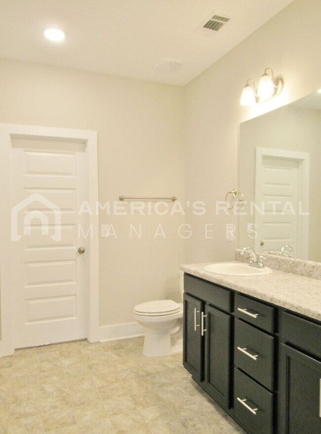 Building Photo - Home for Rent in Tuscaloosa... Available t...