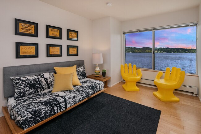 Building Photo - 10514 Riviera Pl NE