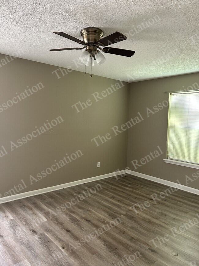 Building Photo - 541 Melton Dr