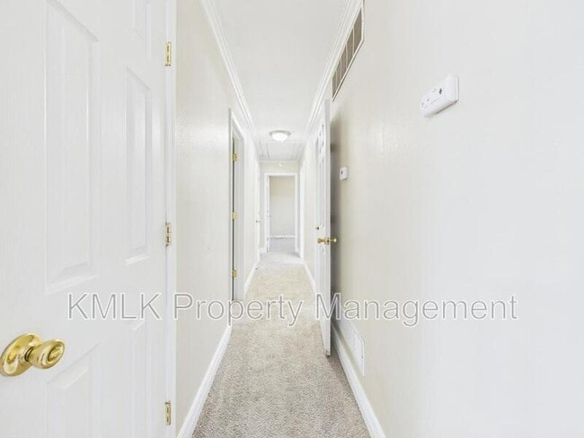 Building Photo - 3434 Lawndale Dr