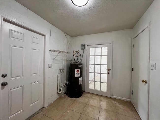 Building Photo - 2848 Empire Pl