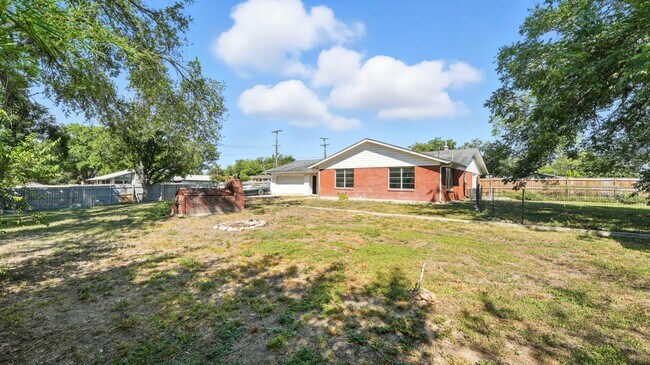 Building Photo - 476 Granada Dr