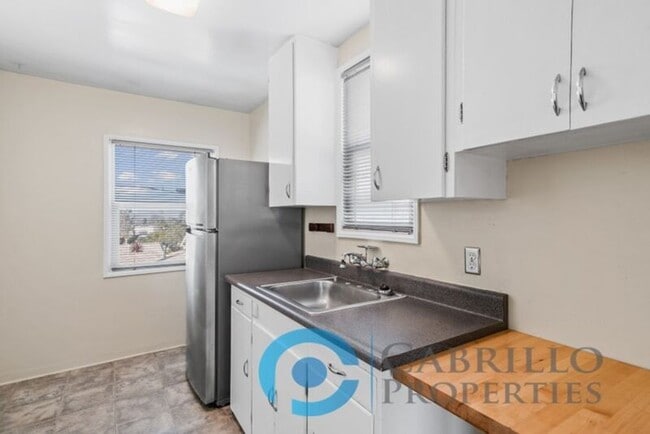 Building Photo - 4334 Cleveland Ave