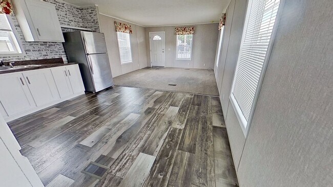 Building Photo - Move-In Ready Mobile Home with Upgrades!