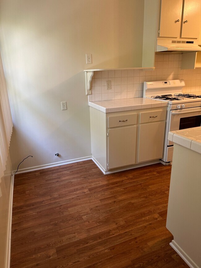 Building Photo - 515 W Foothill Blvd