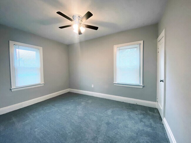 Building Photo - 3 Bed - 1 Bath Colonial available for Rent in Garfield Hts!