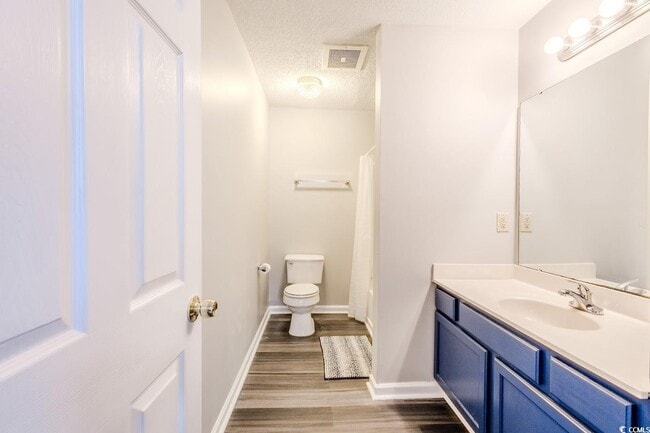 Building Photo - 4246 Villas Dr
