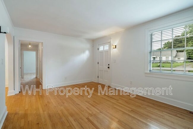 Building Photo - 541 Skyview Dr