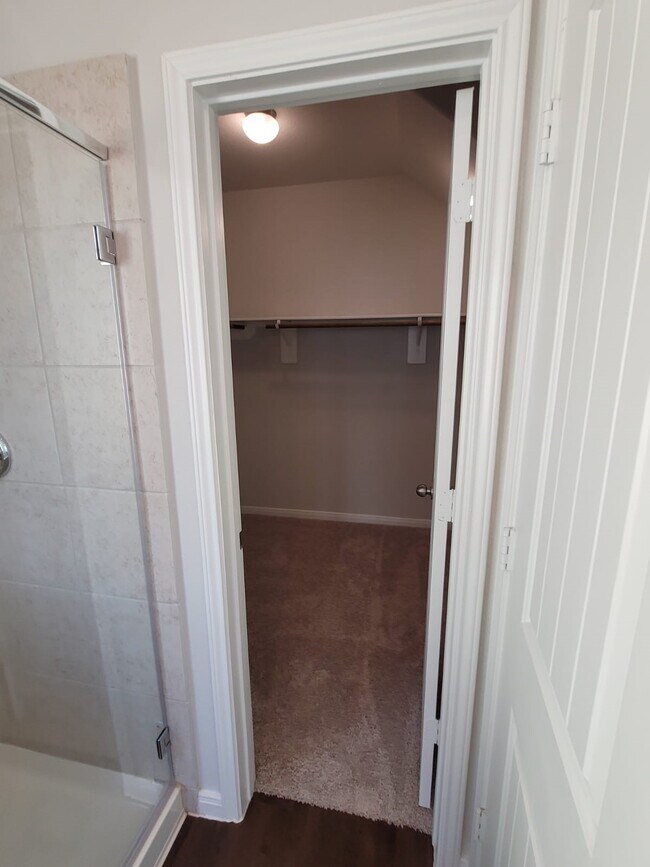 Building Photo - 4325 McGregor Blf Ln