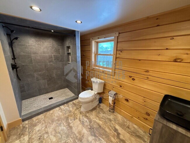 Building Photo - 33181 Wenatchi Trail