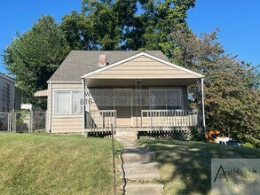 Building Photo - Home in NE with HUGE Primary Bedroom! Vouchers OK