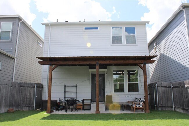 Building Photo - 15109 Casbah Dr