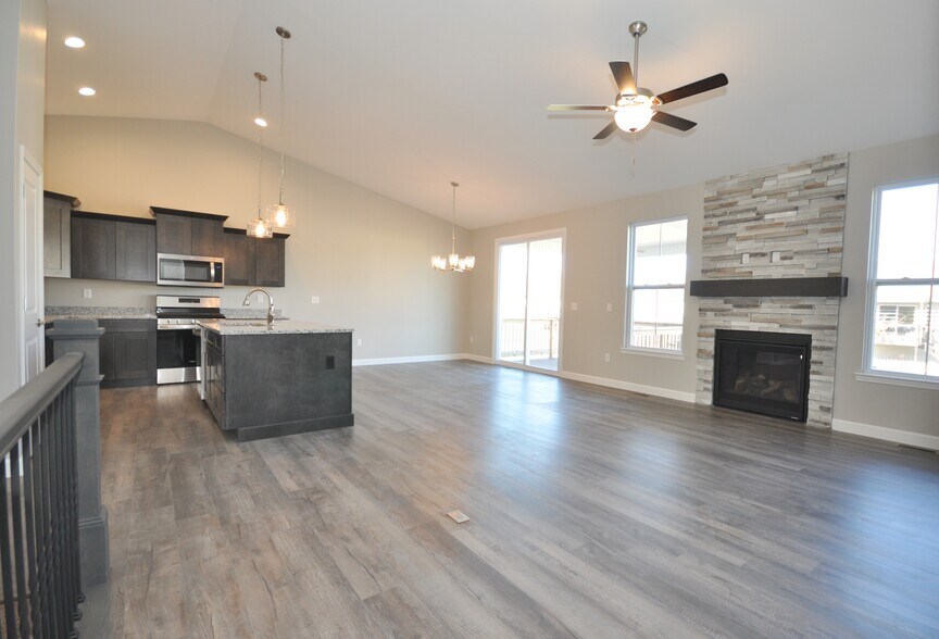 Building Photo - 2001 Morning Side Pl