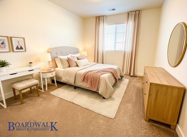 Building Photo - Beautiful 4 bedroom Townhome in West Valley!