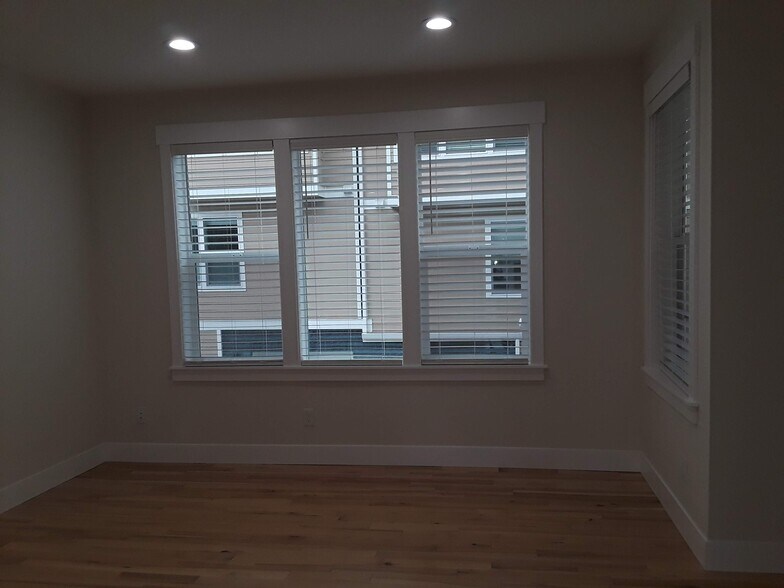 Living area - 8814 N Edison St