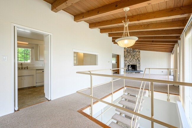 Building Photo - 552 Vía Del Monte