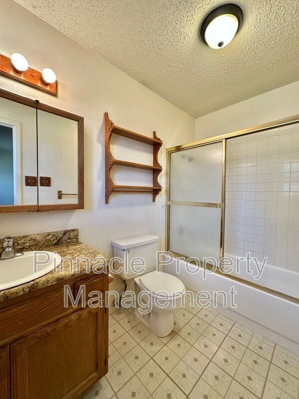 Building Photo - 5818 Davenport Dr