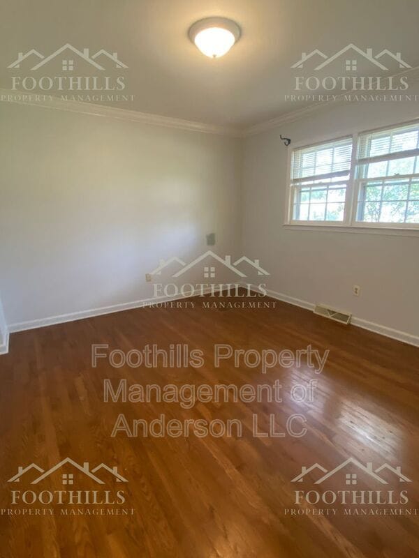 Building Photo - 102 Windemere Way