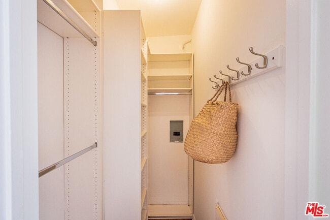 Building Photo - 507 9th St