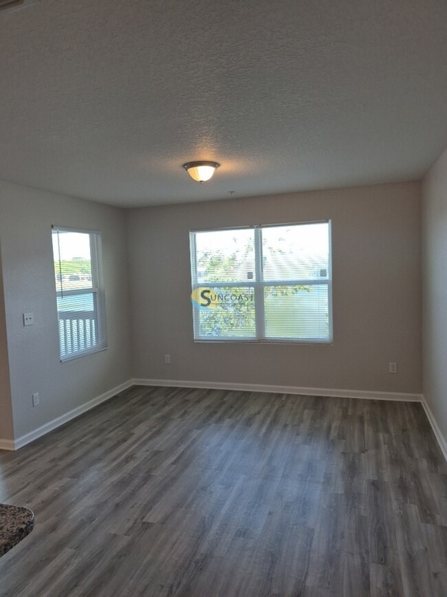 Building Photo - 9085 Western Way
