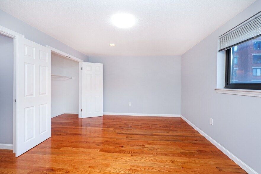 Building Photo - 85 Brainerd Rd