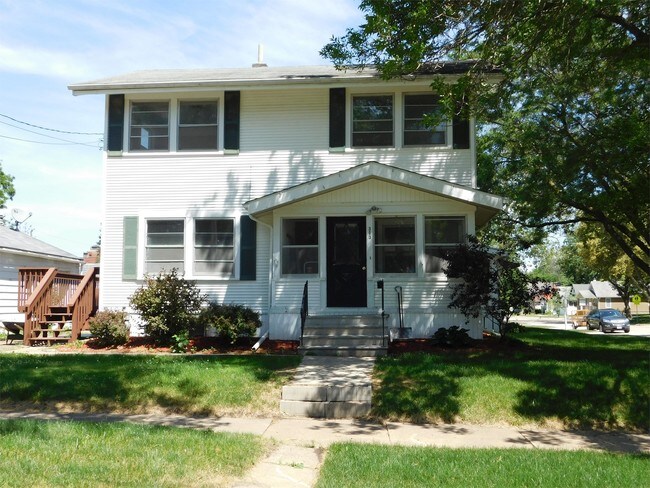 Primary Photo - 303 Highland Dr NW