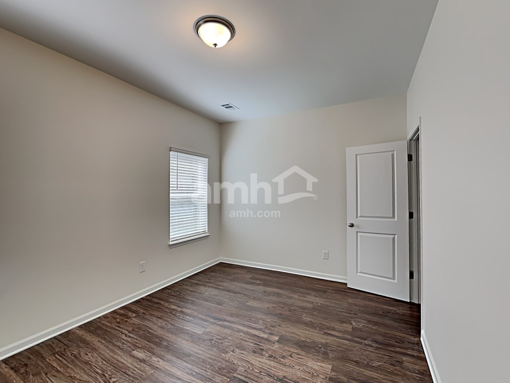 Building Photo - 136 Ivy Brook Dr