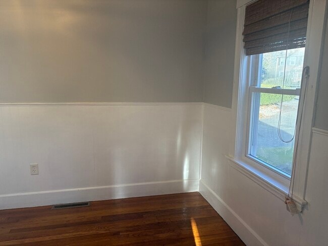 Building Photo - 16 Orleans Rd