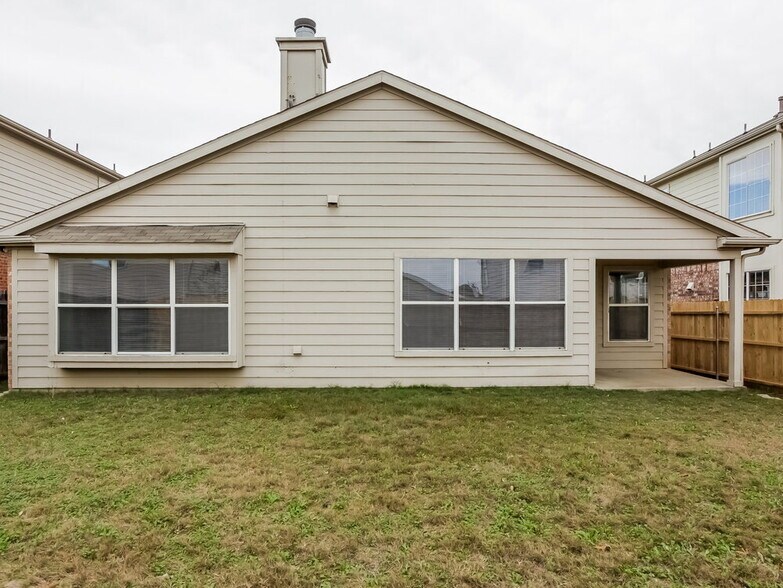 Building Photo - 2525 Tar Heel Dr
