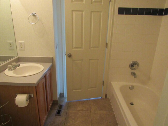 Building Photo - Double Master layout