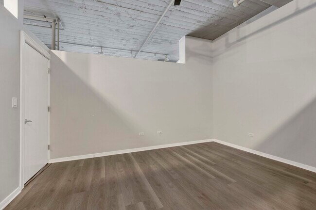 Building Photo - 1525 S SANGAMON St