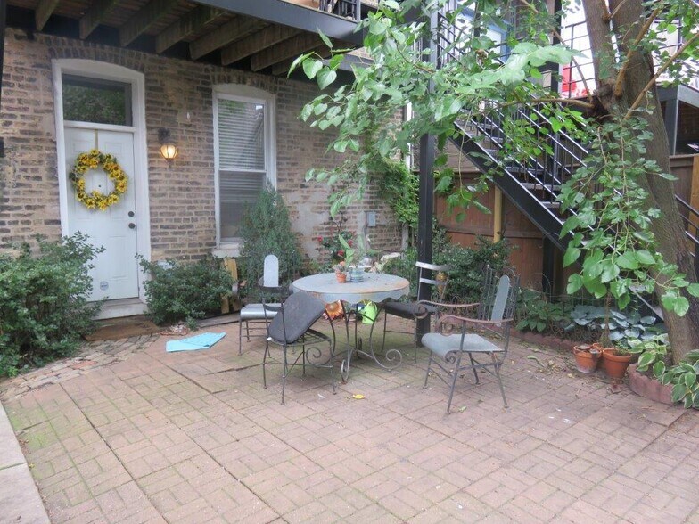 Building Photo - 1623 N Hermitage Ave