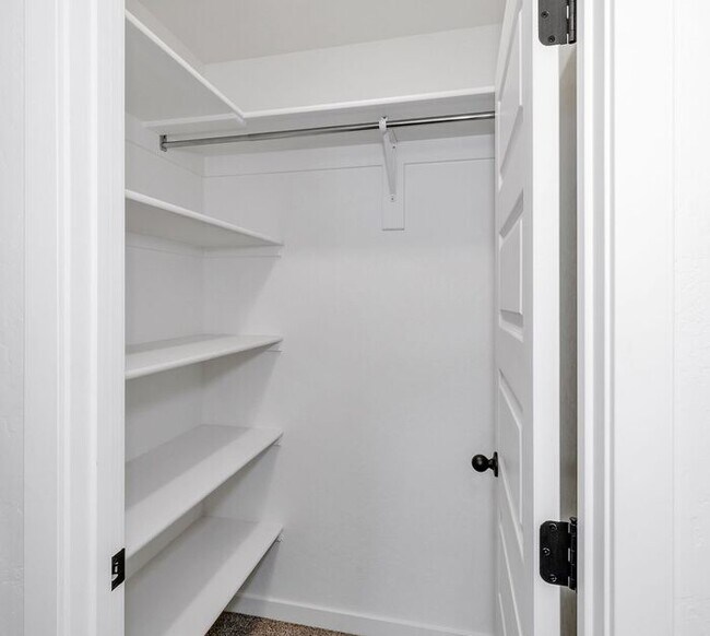Building Photo - Modern 3 Bedroom 3 Bath Townhome in New Construction Neighborhood