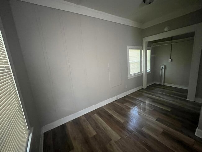 Building Photo - 1812 S Martin St