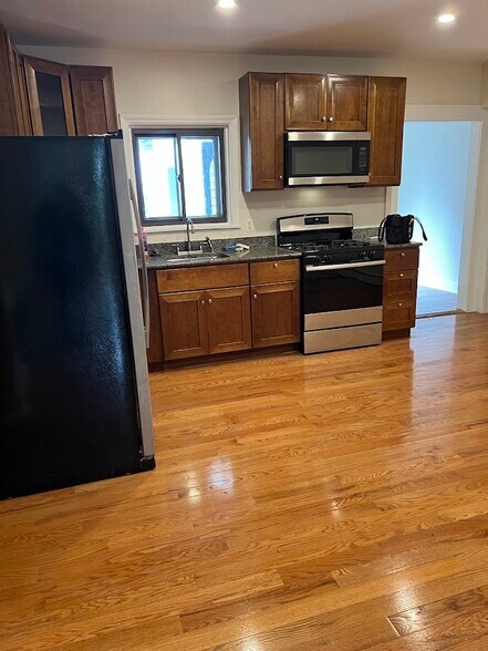 Kitchen - 82 Chestnut St