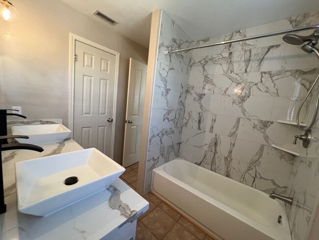 Building Photo - For Rent - [Ke Aina Kai Townhomes] 91-6540...