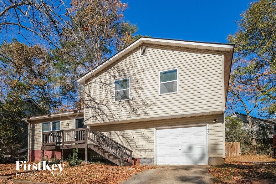 Building Photo - 680 Springhollow Ln SW