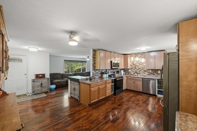 Building Photo - 510 S Cammann St