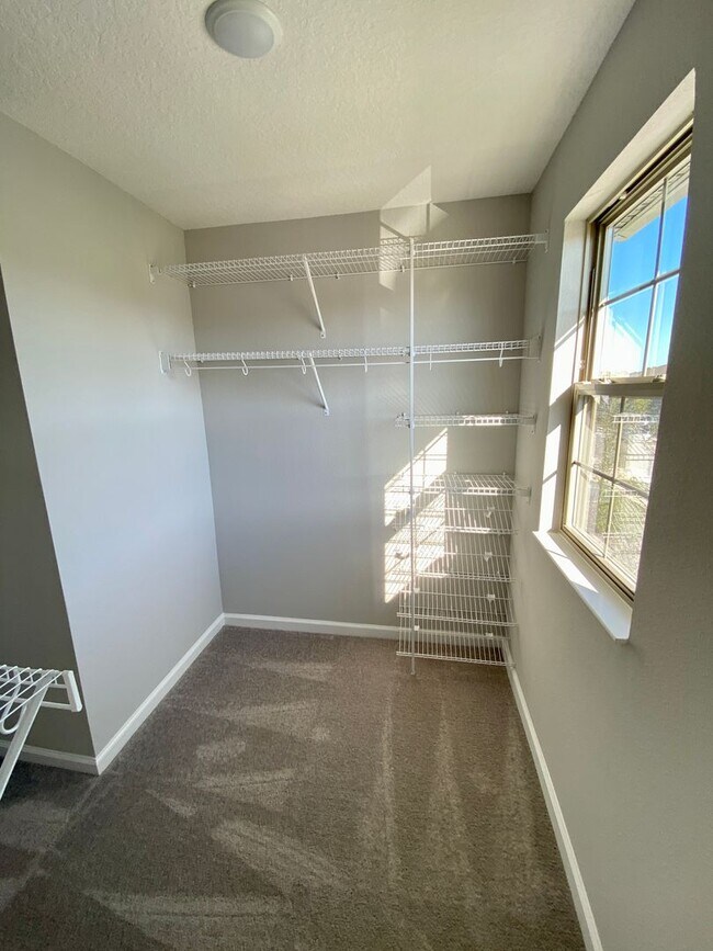 Building Photo - Brand New Townhome for Rent in Gated Commu...