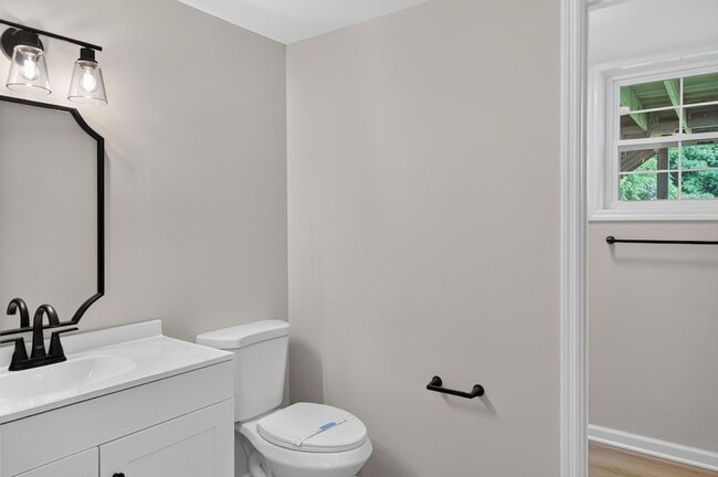 Building Photo - 9512 Heathwood Dr