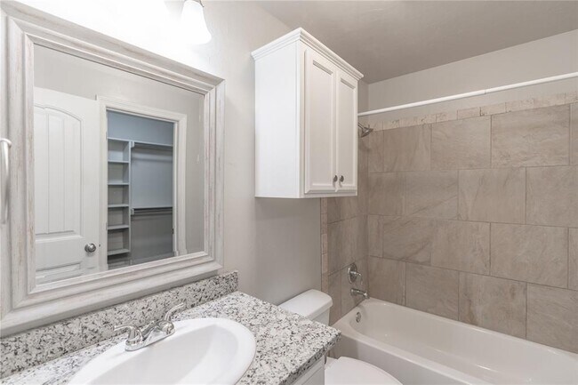 Building Photo - 2132 Buena Vida Ln