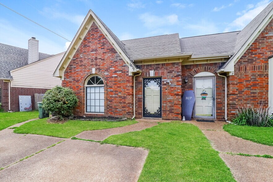 Building Photo - 1611 Oaken Bucket Dr