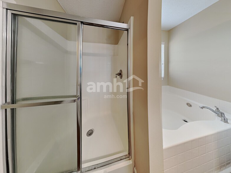 Building Photo - 1071 Sassafras Trl