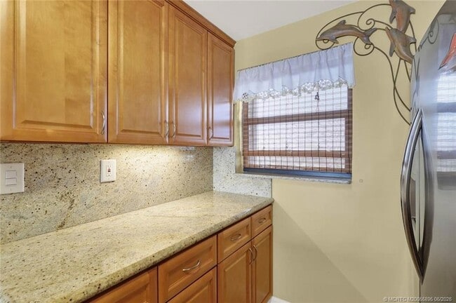 Building Photo - 9490 S Ocean Dr